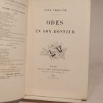 Couverture du livre Estimation du livre « odes en son honneur. »