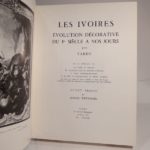 Couverture du livre Estimation du livre « les Ivoires. Evolution décorative du Ier siècle à nos jours. »