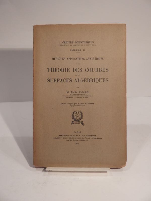 Couverture du livre Estimation du livre « quelques applications analytiques de la théorie des courbes et des surfaces algébriques »