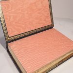Couverture du livre Estimation du livre « mémoires de Madame Campan sur la vie privée de Marie-Antoinette. Préface de René Vallery-Radot. 63 compositions de Ad. Lalauze gravées au burin et à l’eau-forte par Léon Boisson. »