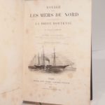 Couverture du livre Estimation du livre « voyage dans les Mers du Nord à bord de la corvette La Reine Hortense, par M. Charles Edmond (Choieçki). Notices scientifiques communiquées par MM. les membres de l’expédition. Carte du voyage – carte géologique de l’Islande. Dessins de M. Karl Girarder d’après les aquarelles de MM. Ch. Giraud et d’Abrantès. »