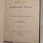 Couverture du livre Estimation du livre « theorie der algebraischen Curven gegründet auf eine Behandlungsweise der analytischen Geometrie. Von Dr. Julius Plücker. Mit einer Tafel. »