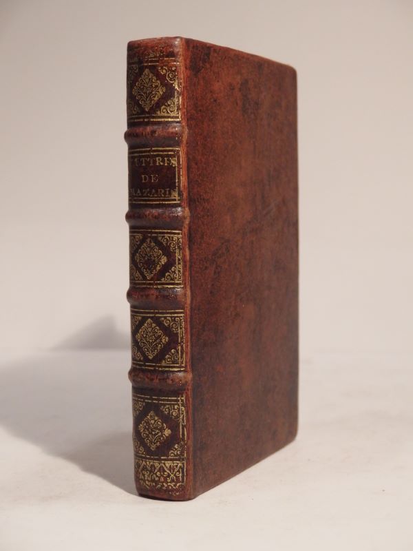 Couverture du livre Estimation du livre « lettres du Cardianl Mazarin où l’on voit le secret de la négociation de la paix des Pirenées (Pyrénées) ; et la relation des conférences qu’il a eües pour ce sujet avec D. Louis de Haro, Ministre d’Espagne. Avec d’autres lettres tres-curieuses écrites au Roi et la Reine, par le même Cardinal, pendant son voyage. »