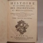 Couverture du livre Estimation du livre « histoire de l’Académie royale des Inscriptions et des Belles-Lettres, avec les Mémoires de Littérature, tirés des Registres de cette Académie, depuis l’année M.DCCLXX (1770), jusques et compris l’année M.DCCLXXII (1772). Tome trente-huitième. »