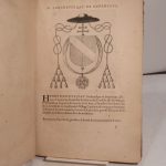 Couverture du livre Estimation du livre « les Noms, Surnoms, Qualitez, Armes, et Blasons des Chevaliers et Officiers de l’Ordre du S. Esprit (Saint Esprit). Creez par Louis le Juste, XIII. du nom, Roy de France et de Navarre, à Fontainebleau, le 14. May 1633. Avec Figures en tailles-douces, curieusement gravées, et représentant au vray les cérémonies et vestemens desdits Sieurs Chevaliers, et un ample discours sur ce qui s’y est passé. Le tout recueilly par le Sieur d’Hozier, Gentil-homme ordinaire de la Maison de sa Majesté. »