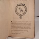 Couverture du livre Estimation du livre « les Noms, Surnoms, Qualitez, Armes, et Blasons des Chevaliers et Officiers de l’Ordre du S. Esprit (Saint Esprit). Creez par Louis le Juste, XIII. du nom, Roy de France et de Navarre, à Fontainebleau, le 14. May 1633. Avec Figures en tailles-douces, curieusement gravées, et représentant au vray les cérémonies et vestemens desdits Sieurs Chevaliers, et un ample discours sur ce qui s’y est passé. Le tout recueilly par le Sieur d’Hozier, Gentil-homme ordinaire de la Maison de sa Majesté. »