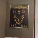 Couverture du livre Estimation du livre « u.R.S.S. – Bois, Céramique, Bijoux, Cuir. Art populaire russe. »