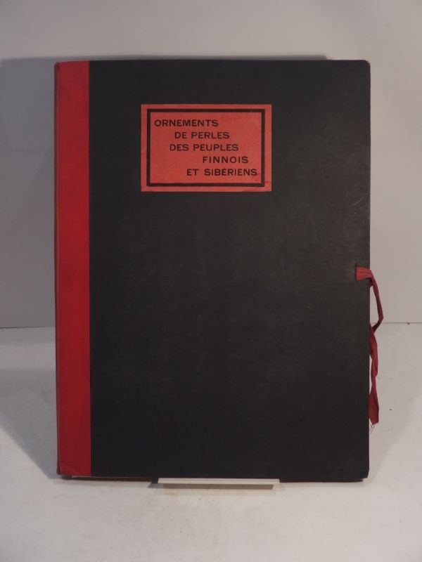 Couverture du livre Estimation du livre « ornements de perles des peuples finnois & sibériens. »