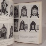 Couverture du livre Estimation du livre « european Pendulum Clocks. Decorative Instruments of Measuring Time. »