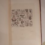 Couverture du livre Estimation du livre « le Costume historique. Cinq cent planches : trois cents en couleurs, or et argent, deux cents en camaïeu. Types principaux du vêtement et de la parure […]. Recueil publié sous la direction de M. A. Racinet, auteur de l’Ornement polychrome, avec des notices explicatives et une étude historique. »