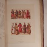 Couverture du livre Estimation du livre « le Costume historique. Cinq cent planches : trois cents en couleurs, or et argent, deux cents en camaïeu. Types principaux du vêtement et de la parure […]. Recueil publié sous la direction de M. A. Racinet, auteur de l’Ornement polychrome, avec des notices explicatives et une étude historique. »