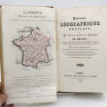Couverture du livre Estimation du livre « panorama Géographique Français, ou les mille et une beautés de la Géographie de France, contenant la description de toutes les villes et principaux endroits de la France, avec leur origine, étymologie, productions, curiosités, et les noms des hommes célèbres qui les ont illustrés (…) »