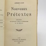 Couverture du livre Estimation du livre « nouveaux prétextes. Réflexions sur quelques points de littérature et de morale »