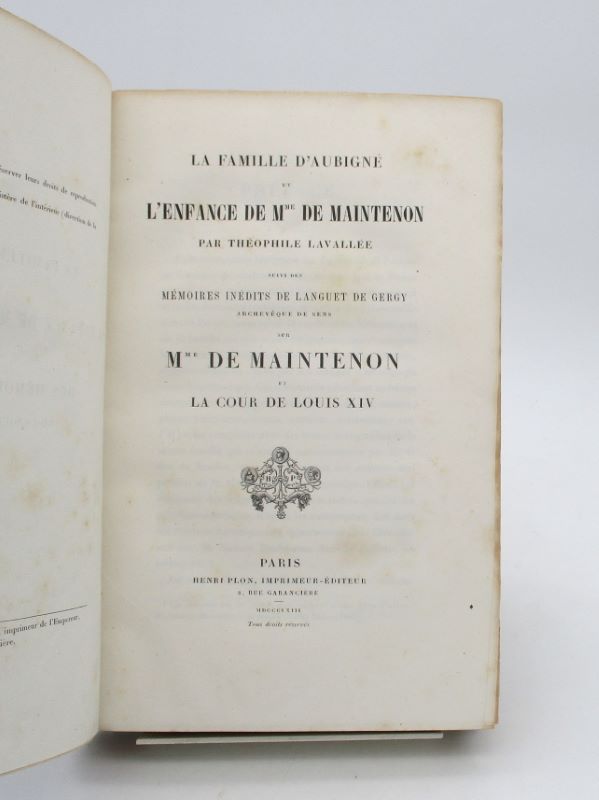 Couverture du livre Estimation du livre « la Famille d’Aubigné et l’enfance de Mme de Maintenon suivi des Mémoires inédits de Languet de Gergy, archevêque  de Sens sur Mme de Maintenon et la cour de Louis XIV »