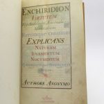Couverture du livre Estimation du livre « enchiridion virtutum vegetabilium, animalium, mineralium rerumque omnium explicans naturam, juvamentum, nocumentum remotionemque nocumentorum eorum »
