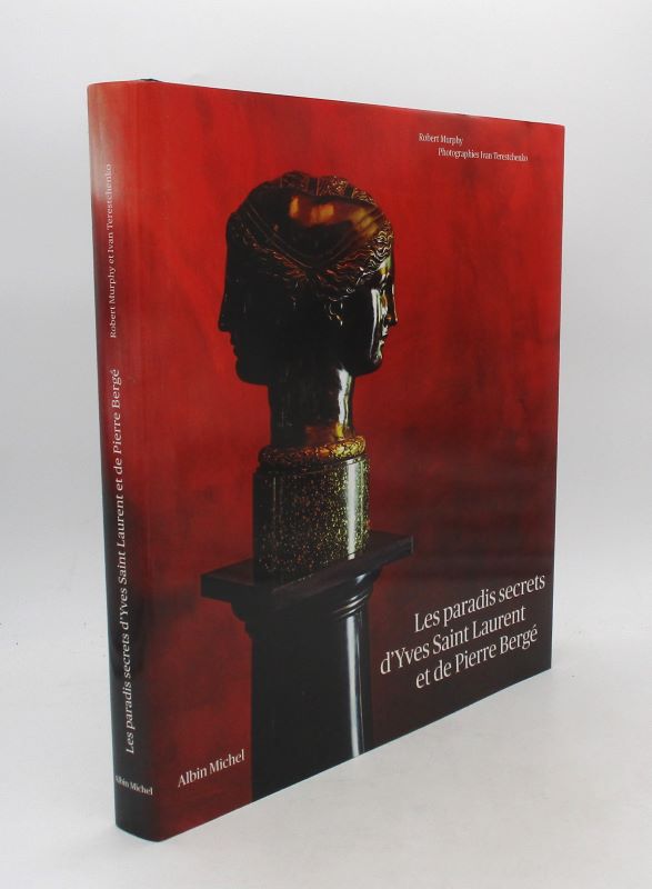 Couverture du livre Estimation du livre « les Paradis secrets d’Yves Saint Laurent et de Pierre Bergé »