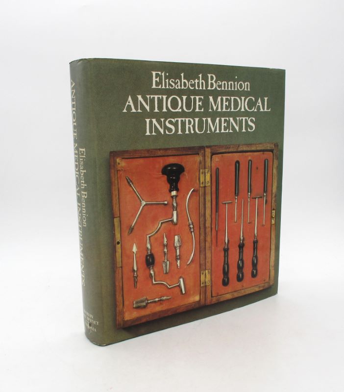 Couverture du livre Estimation du livre « antique medical instruments »