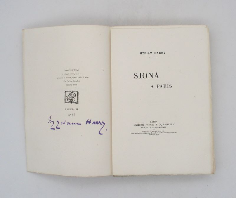 Couverture du livre Estimation du livre « siona à Paris »