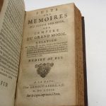 Couverture du livre Estimation du livre « histoire de la révolution des estats du grand mogol [suivi de:] Evenemens particulier, Ou ce qui s’est passé de plus considérable après la guerre pendant cinq ans, ou environ, dans les estats du grand mogol [suivi de:] Suite des mémoires du sieur Bernier sur l’empire du grand mogol »
