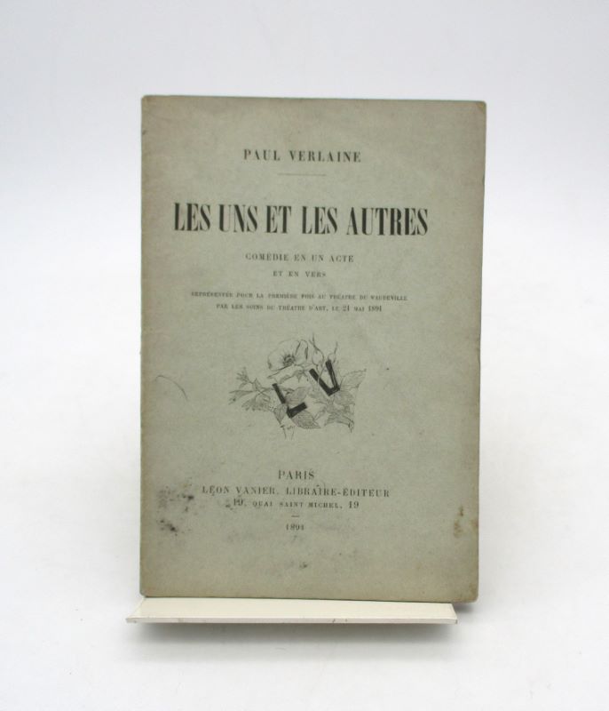 Couverture du livre Estimation du livre « les uns et les autres »