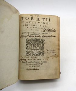 Estimation Livre ancien - Couverture du livre Estimation du livre « quincti Horati Flacci Venusini Poetae Lyrici Poemata Omnia [suivi de :] In Quinti Horatii Flacci Venusini, Poetae Lyrici, Poemata Omnia, Rerum ac verborum locupletissimus Index »