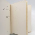 Couverture du livre Estimation du livre « des deux mains (poème) »