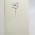 Couverture du livre Estimation du livre « destnik z Piccadilly »