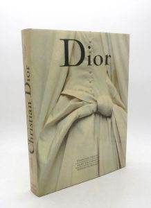 Estimation Arts de vivre – Gastronomie - Couverture du livre Estimation du livre &laquo;&nbsp;christian Dior 1905-1957&nbsp;&raquo;