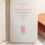 Couverture du livre Estimation du livre « les Caractères de La Bruyère, précédés des Caractères de Théophraste traduits du grec.. »