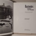 Couverture du livre Estimation du livre « bystander: A History of Street Photography. »