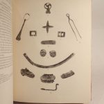 Couverture du livre Estimation du livre « rhin et Orient : Le Haut Moyen-Age en Lorraine, d’après le mobilier funéraire. Trois campagnes de fouilles et de laboratoire. Préface de M. Albert Grenier. »